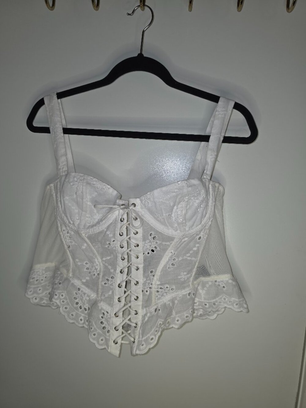 white lace up corset